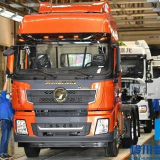 重卡总装流水线